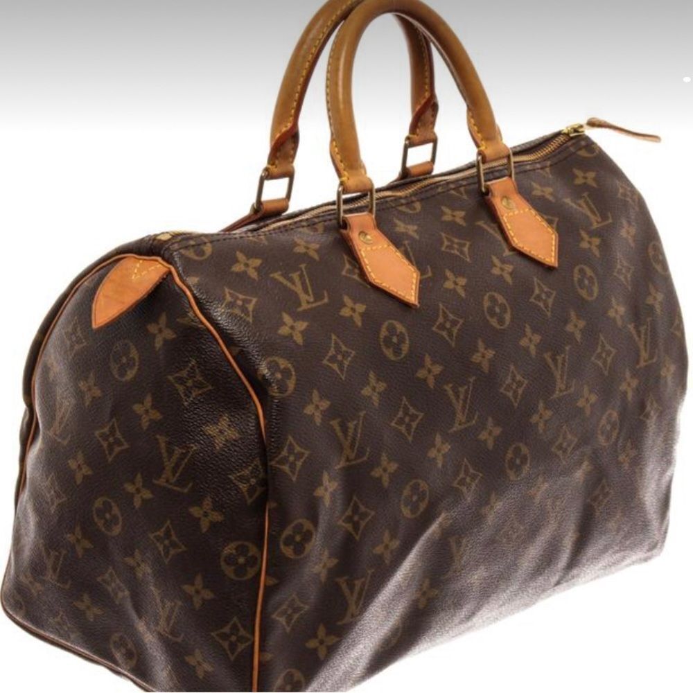 Auth 35 Louis Vuitton speedy Excellent‎ bag very clean
